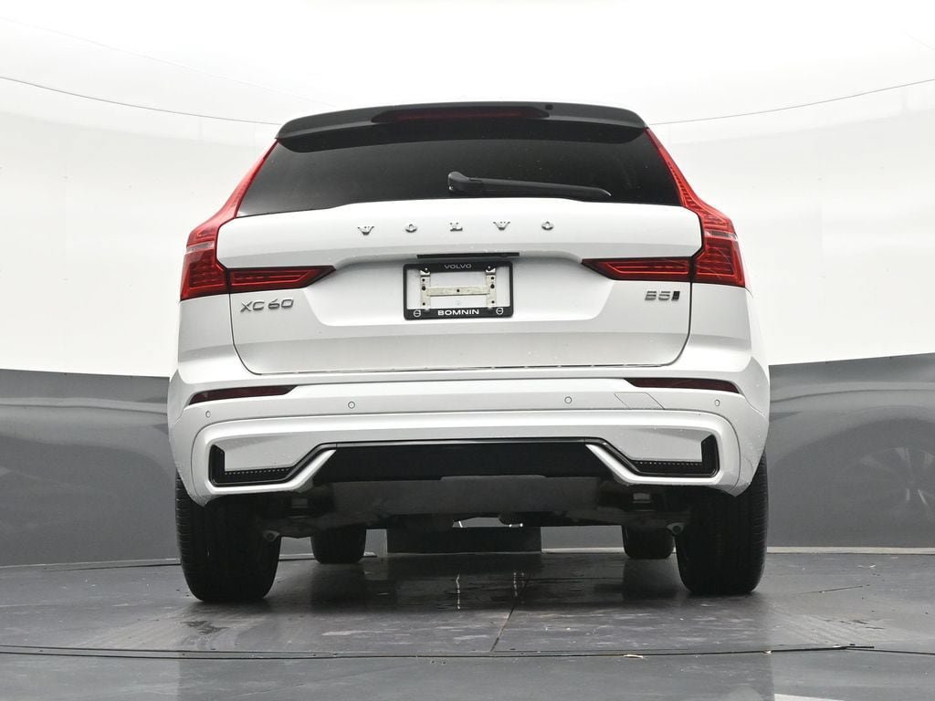 Certified 2024 Volvo XC60 B5 Core w/ Protection Package Premier AWD/4WD image 27