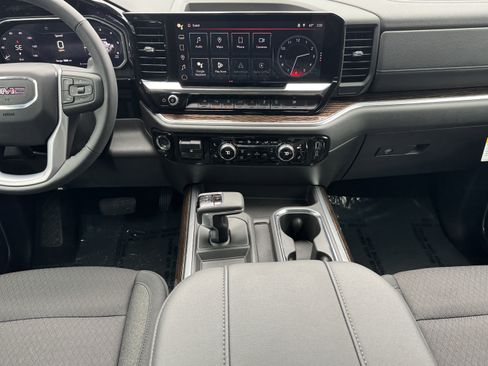 New 2026 GMC Sierra 1500 Elevation image 18