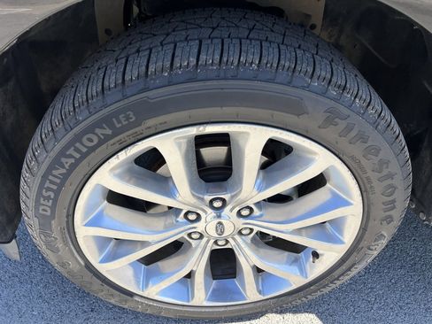 Used 2019 Ford Expedition Platinum image 10