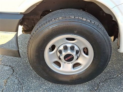 Used 2024 GMC Savana 2500 w/ Driver Convenience Package image 8