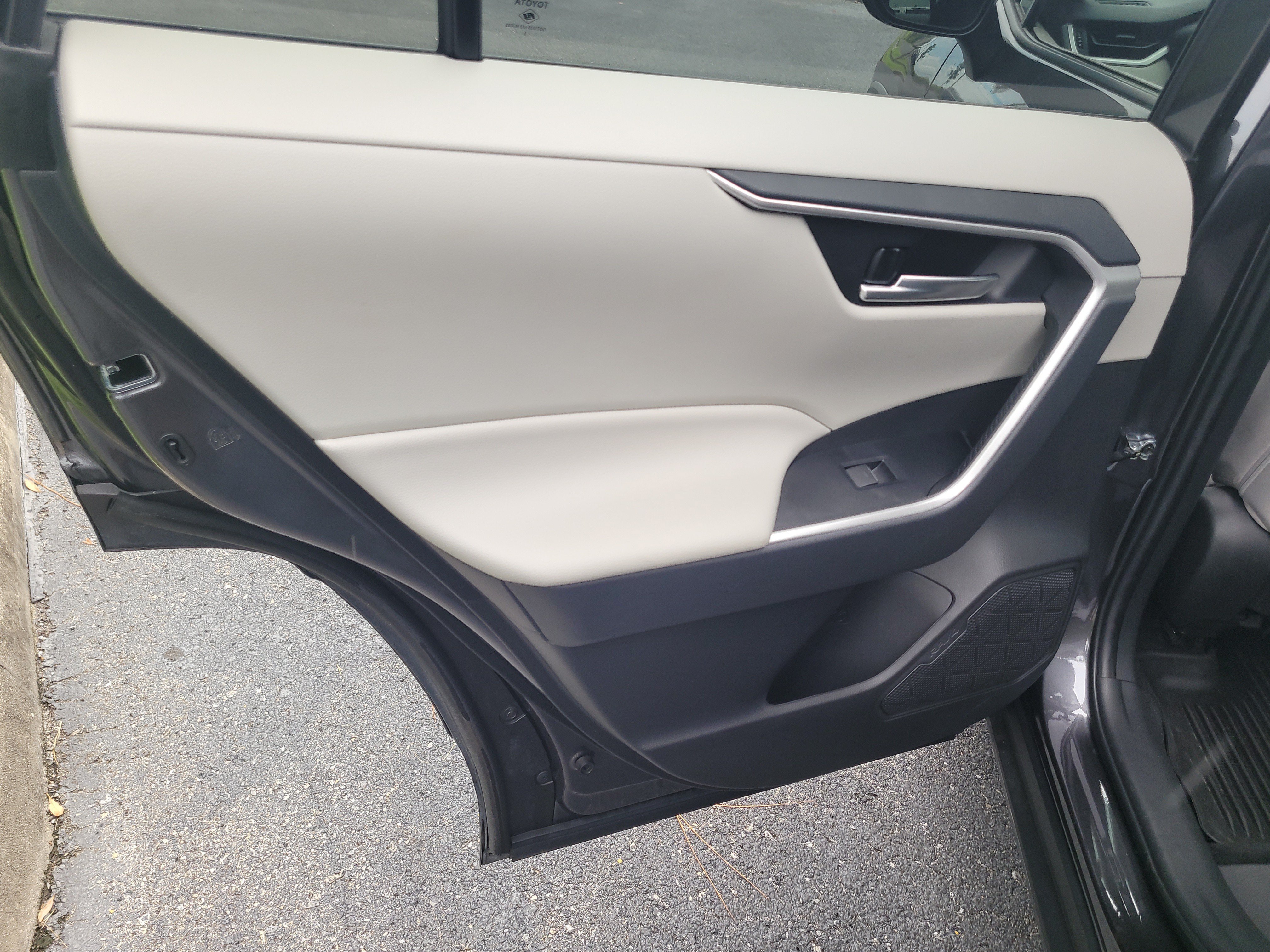 Certified 2023 Toyota RAV4 XLE w/ Convenience Package FWD image 13