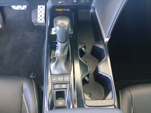 Used 2025 Toyota Camry SE w/ Convenience Package FWD image 12