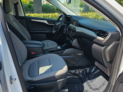 Used 2022 Ford Escape S image 26