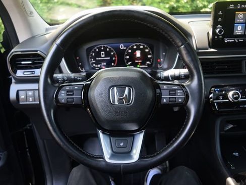 Used 2023 Honda Pilot Elite image 4