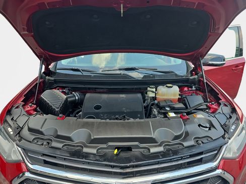 Used 2021 Chevrolet Traverse LT FWD image 23
