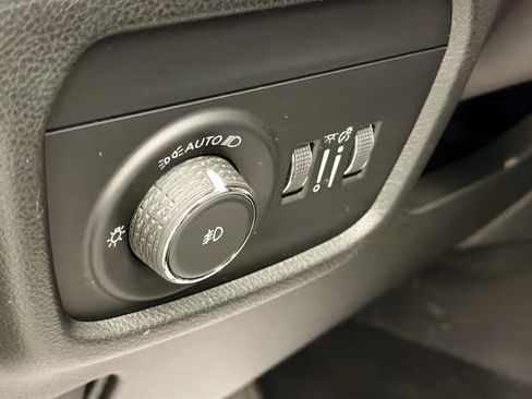 Used 2022 Jeep Grand Cherokee L Overland w/ Luxury Tech Group IV image 10