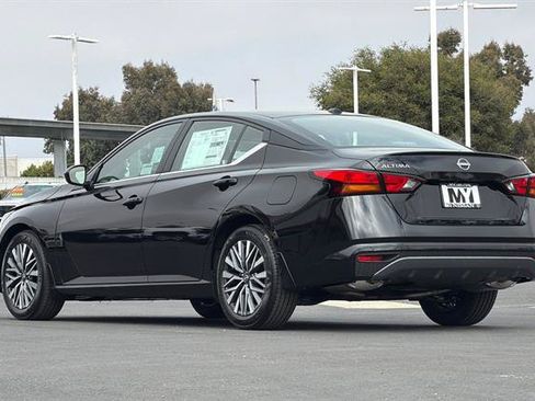 New 2026 Nissan Altima 2.5 SV FWD image 6