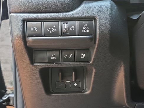 Used 2024 Toyota Land Cruiser image 31