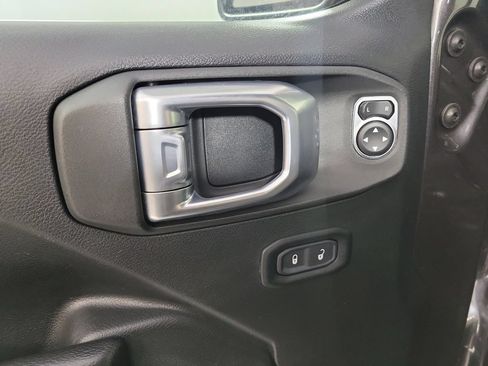 Used 2021 Jeep Wrangler Sport AWD/4WD image 16