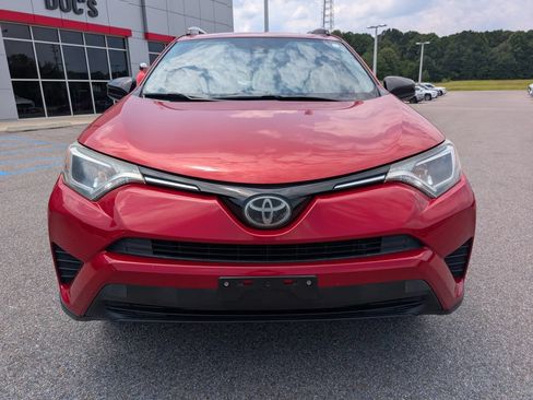 Used 2017 Toyota RAV4 LE FWD image 4