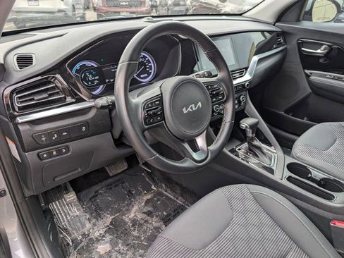 Certified 2022 Kia Niro LXS image 9