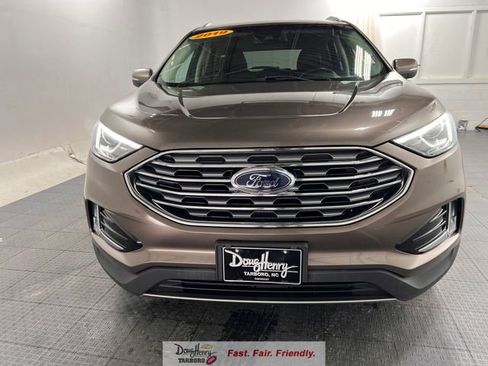 Used 2019 Ford Edge SEL w/ Equipment Group 201A FWD image 2