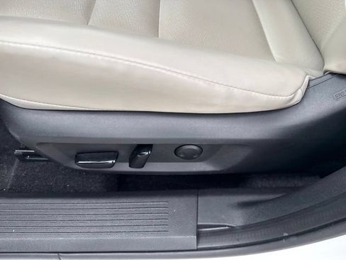 Used 2021 Nissan Rogue SV w/ Premium Package FWD image 28