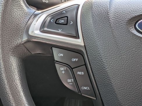 Used 2015 Ford Fusion SE FWD image 19