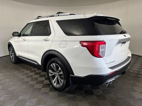 Certified 2020 Ford Explorer Platinum w/ Premium Technology Package AWD/4WD image 6