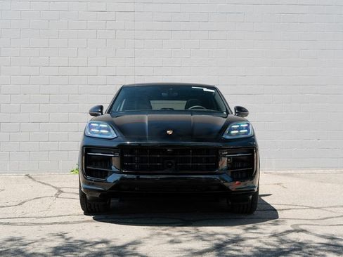 Certified 2025 Porsche Cayenne image 10