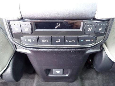 Certified 2024 Toyota Grand Highlander AWD image 20