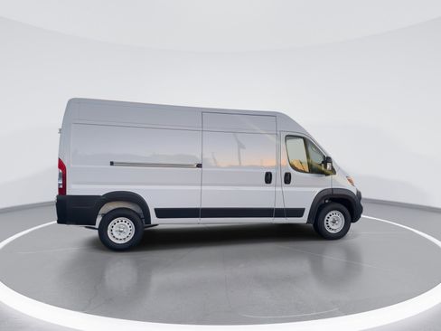 Used 2025 RAM ProMaster 2500 w/ Storage Group image 10