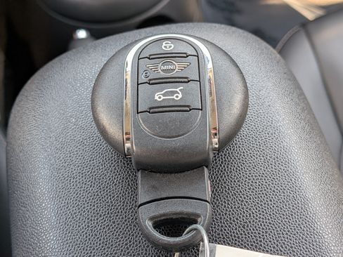 Used 2021 MINI Cooper 4-Door Hardtop w/ Storage Package FWD image 32