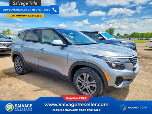 Used 2023 Kia Seltos LX AWD/4WD image 5