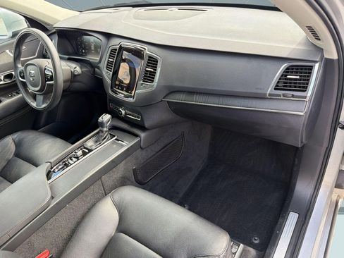 Used 2020 Volvo XC90 T6 Momentum w/ Protection Package Premier image 31