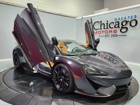 Used 2019 McLaren 570S Spider RWD image 2