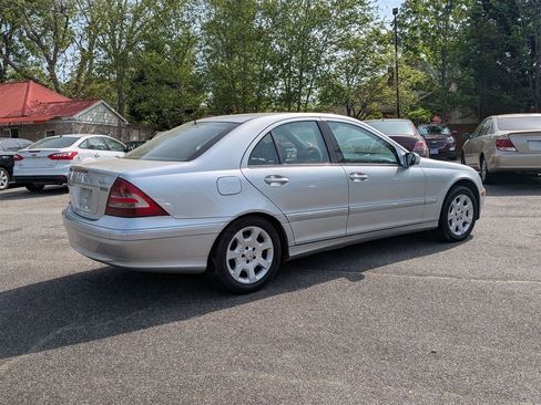 Used 2005 Mercedes-Benz C 240 4MATIC Sedan image 9