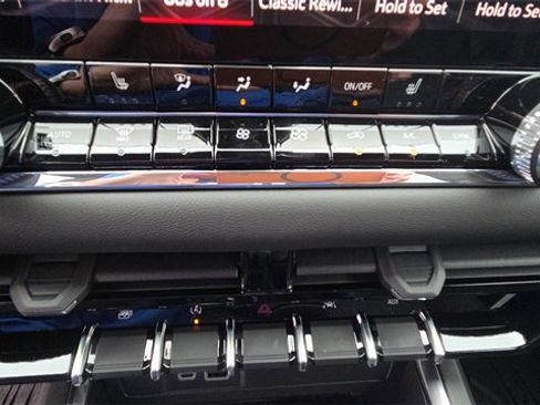 New 2026 GMC Canyon Elevation w/ Convenience Package image 28