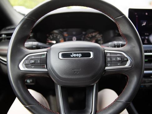 Used 2023 Jeep Compass Trailhawk AWD/4WD image 11