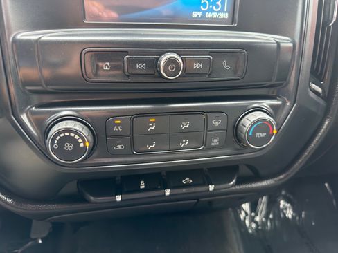 Used 2018 Chevrolet Silverado 1500 Custom w/ Custom Value Package RWD image 32