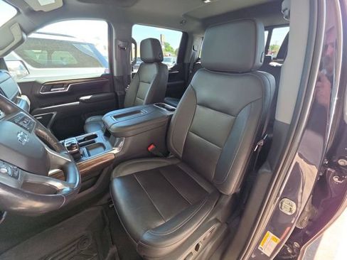 Used 2022 Chevrolet Silverado 1500 LT Trail Boss w/ Convenience Package II AWD/4WD image 16