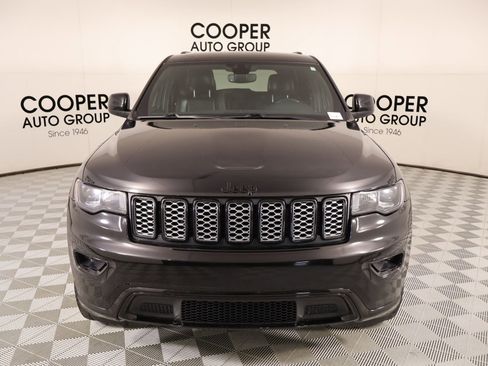 Used 2022 Jeep Grand Cherokee Laredo X AWD/4WD image 10