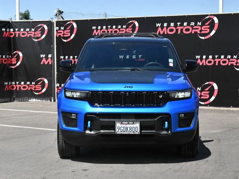Used 2023 Jeep Grand Cherokee Trailhawk w/ Advanced Protech Group II AWD/4WD image 2