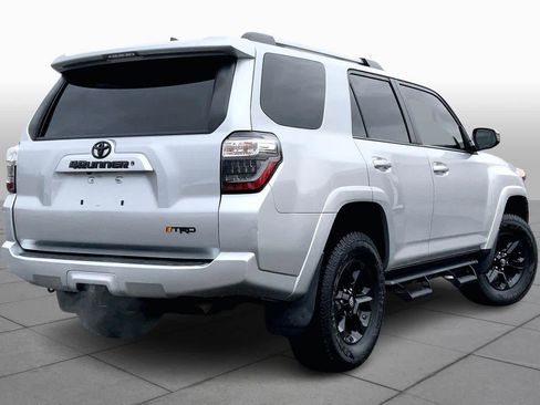 Used 2019 Toyota 4Runner SR5 image 12