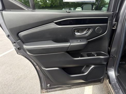Certified 2025 Honda Pilot EX-L image 19