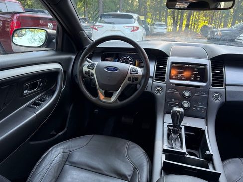 Used 2015 Ford Taurus SEL w/ Equipment Group 201A FWD image 14