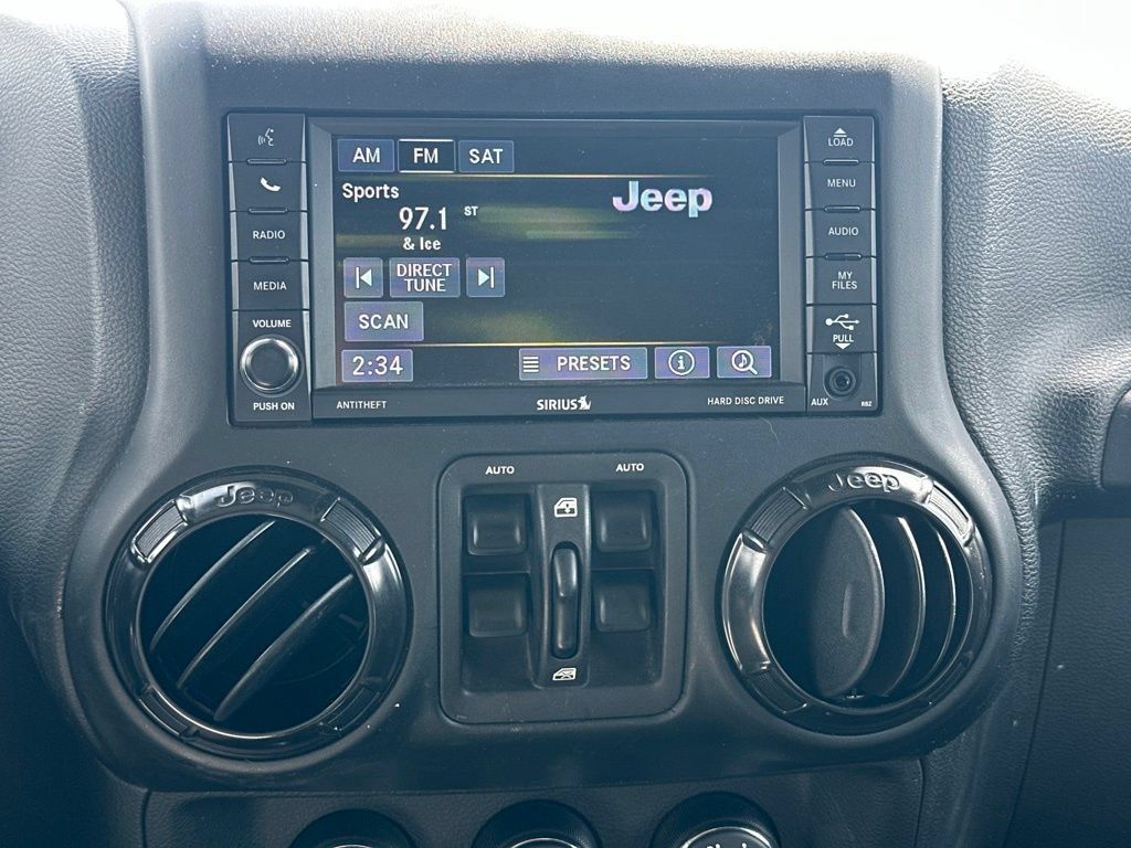Used 2017 Jeep Wrangler Unlimited Sahara AWD/4WD image 24
