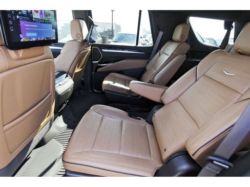 Certified 2025 Cadillac Escalade Premium Luxury w/ Touring Package image 7