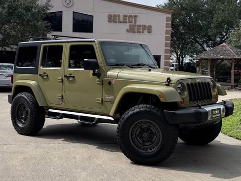 Used 2013 Jeep Wrangler Unlimited Sahara w/ Connectivity Group image 1