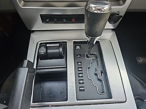 Used 2008 Jeep Liberty Limited w/ Premium Group II image 13