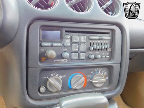 Used 1996 Pontiac Firebird Coupe image 18