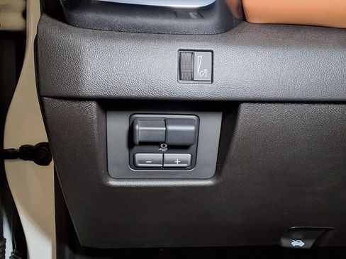 New 2026 GMC Canyon AT4 w/ AT4 Premium Package AWD/4WD image 17