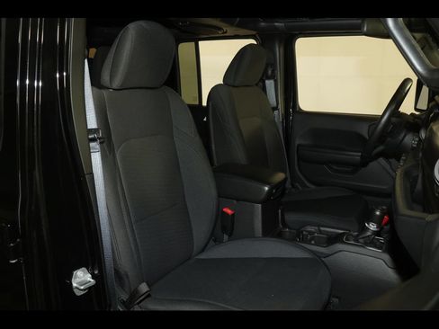 Used 2018 Jeep Wrangler Unlimited Sport S AWD/4WD image 25