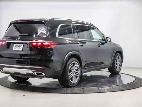 Used 2025 Mercedes-Benz GLS 450 4MATIC image 4