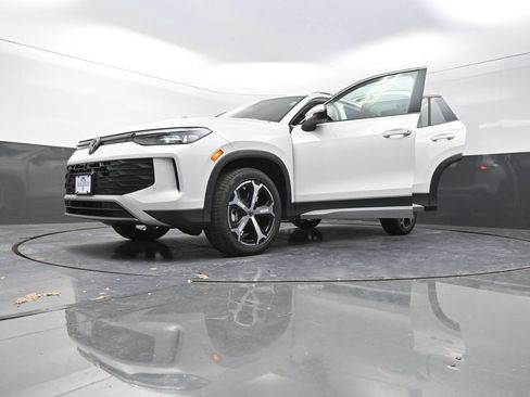 New 2026 Volkswagen Tiguan SE AWD/4WD image 31