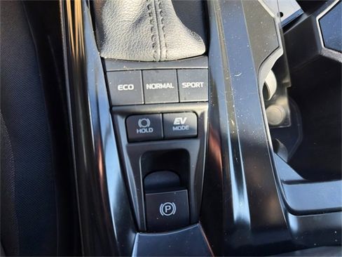 Used 2025 Toyota Camry LE image 25