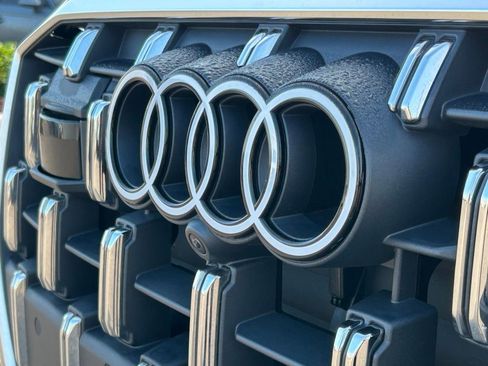 Used 2025 Audi Q7 3.0T Prestige image 49