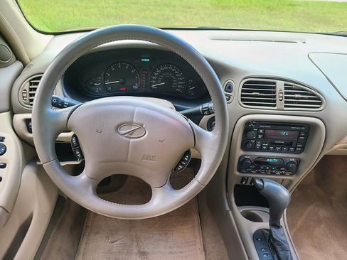 Used 2001 Oldsmobile Intrigue GL w/ Premium Leather Pkg image 32