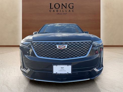 Certified 2025 Cadillac XT6 Premium Luxury w/ Platinum Package image 8