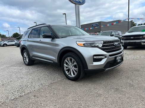 Used 2023 Ford Explorer XLT w/ Equipment Group 202A AWD/4WD image 1